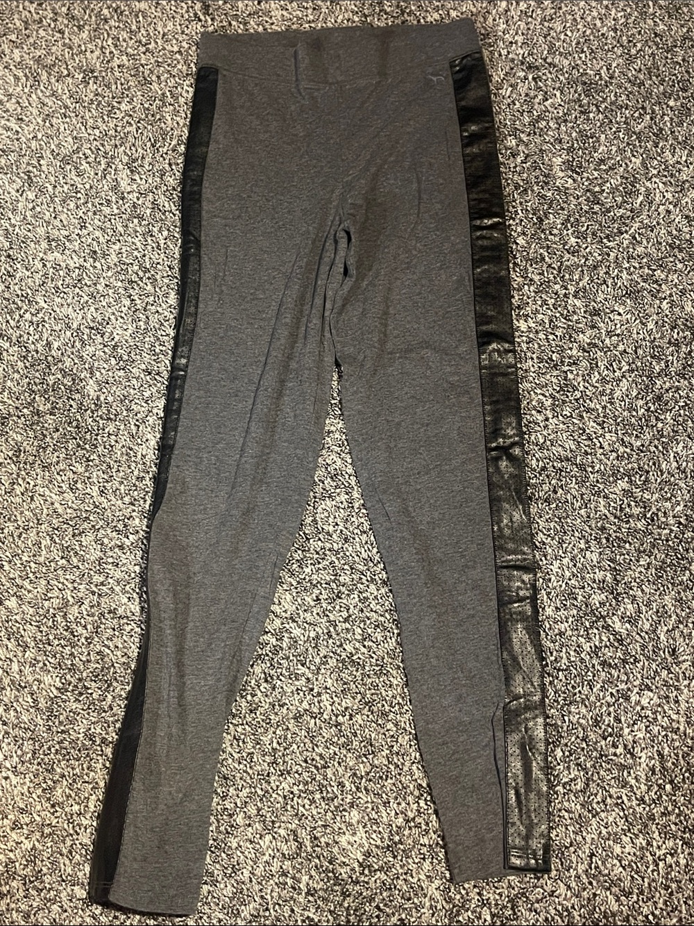 Victoria's Secret PINK Gray Leggings with Black Side Panels (S)